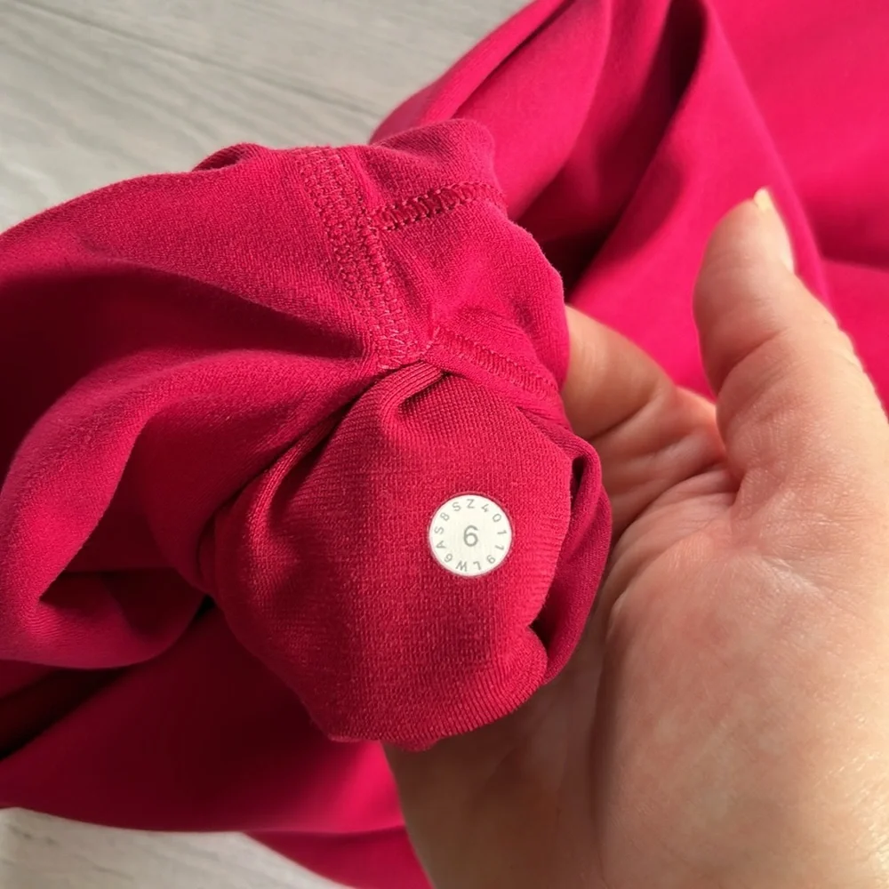 Lululemon Align Crops 21” Sz 6 Star‎ Ruby